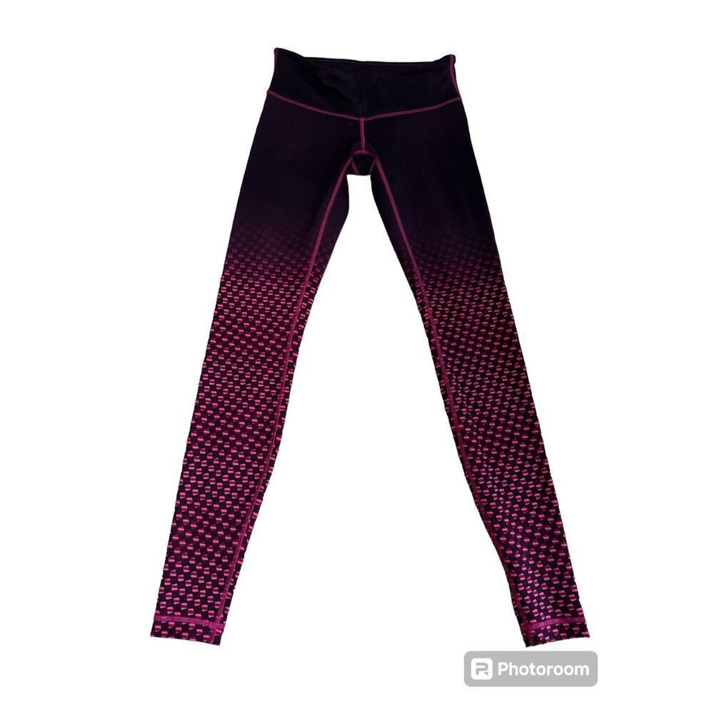 Lululemon Wunder Under size 6
